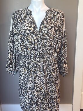 Floral Button-Front Waist-Defined Women’s Top - Black/White with Yellow Accents